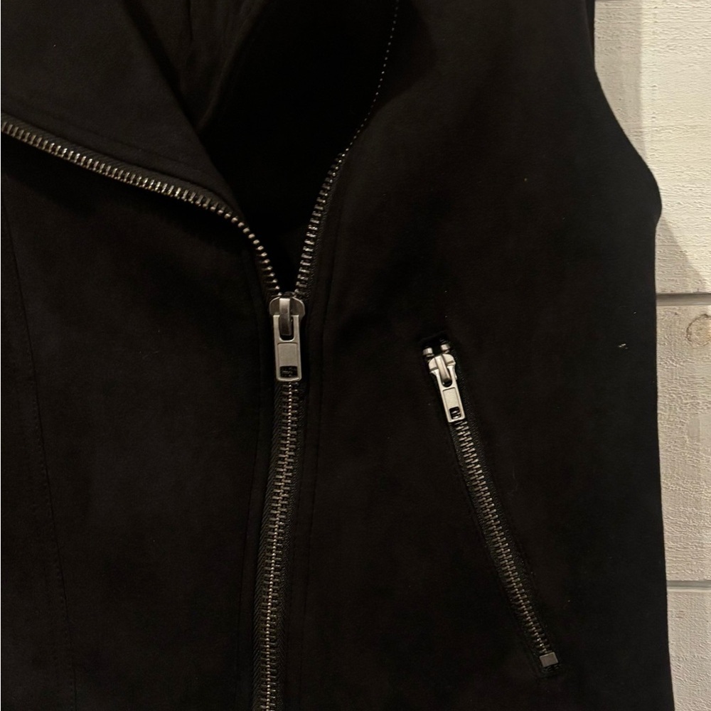 Philosophy back faux leather suede vest
Motorcycle Moto style. Worn once. Small - Picture 11 of 14